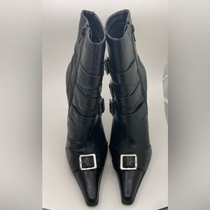 Michael Antonio Women Black Leather Low Boots. Size 6